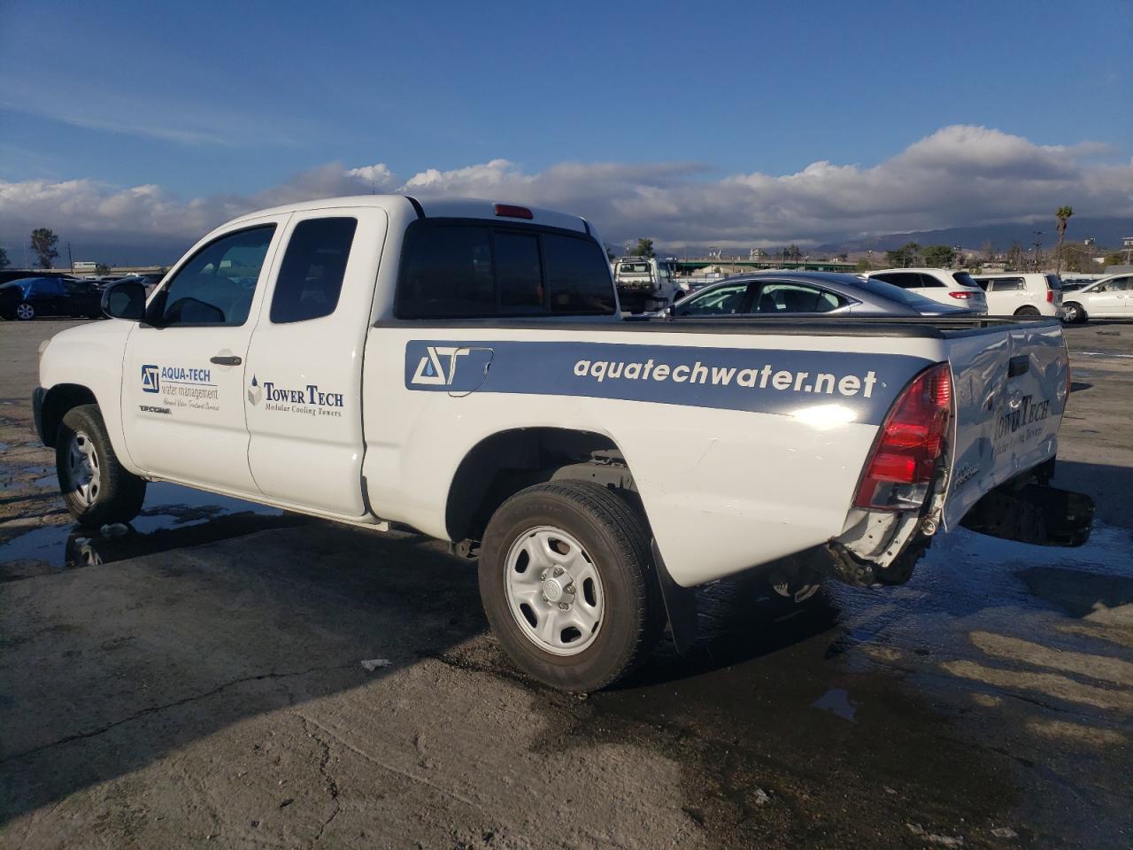 2014 Toyota Tacoma - Image 2