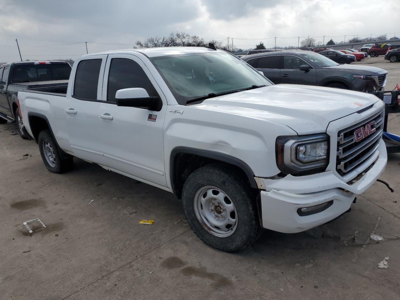 2017 GMC Sierra - Image 4