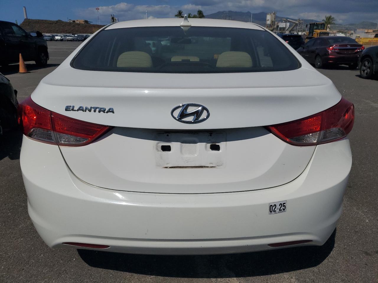 2013 Hyundai Elantra - Image 6