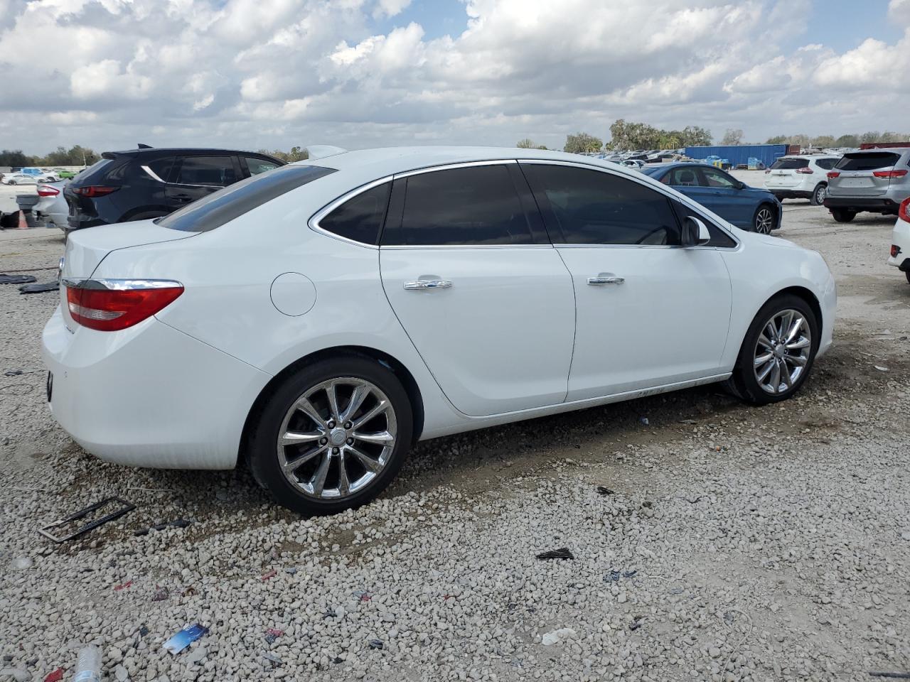2016 Buick Verano - Image 3
