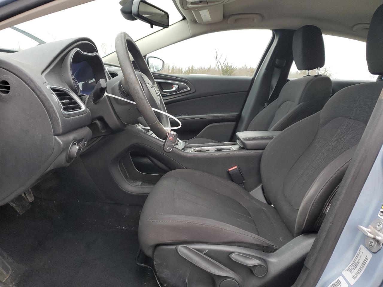 2015 Chrysler 200 - Image 7
