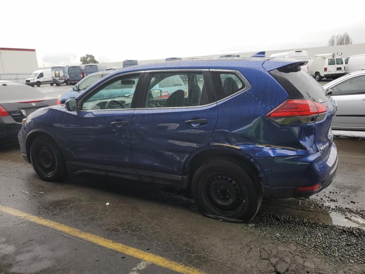 2017 Nissan Rogue - Image 2