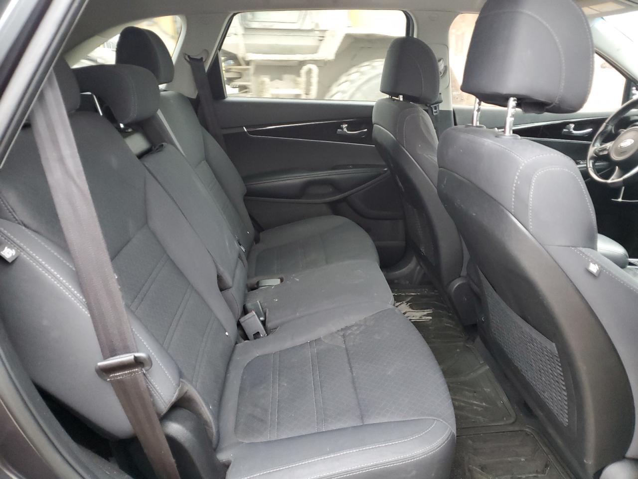 2017 Kia Sorento - Image 11