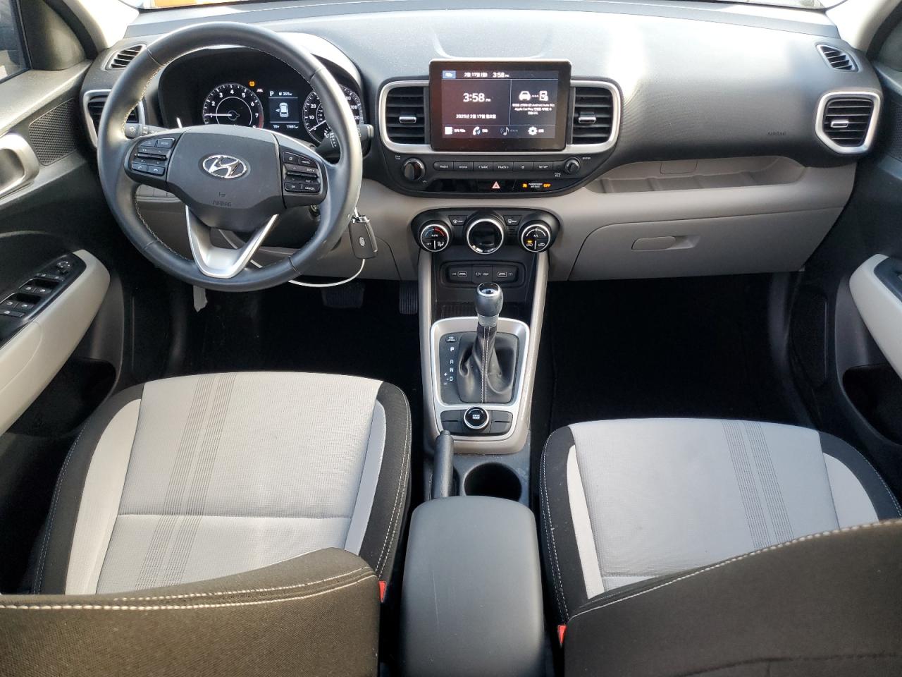 2022 Hyundai Venue - Image 8