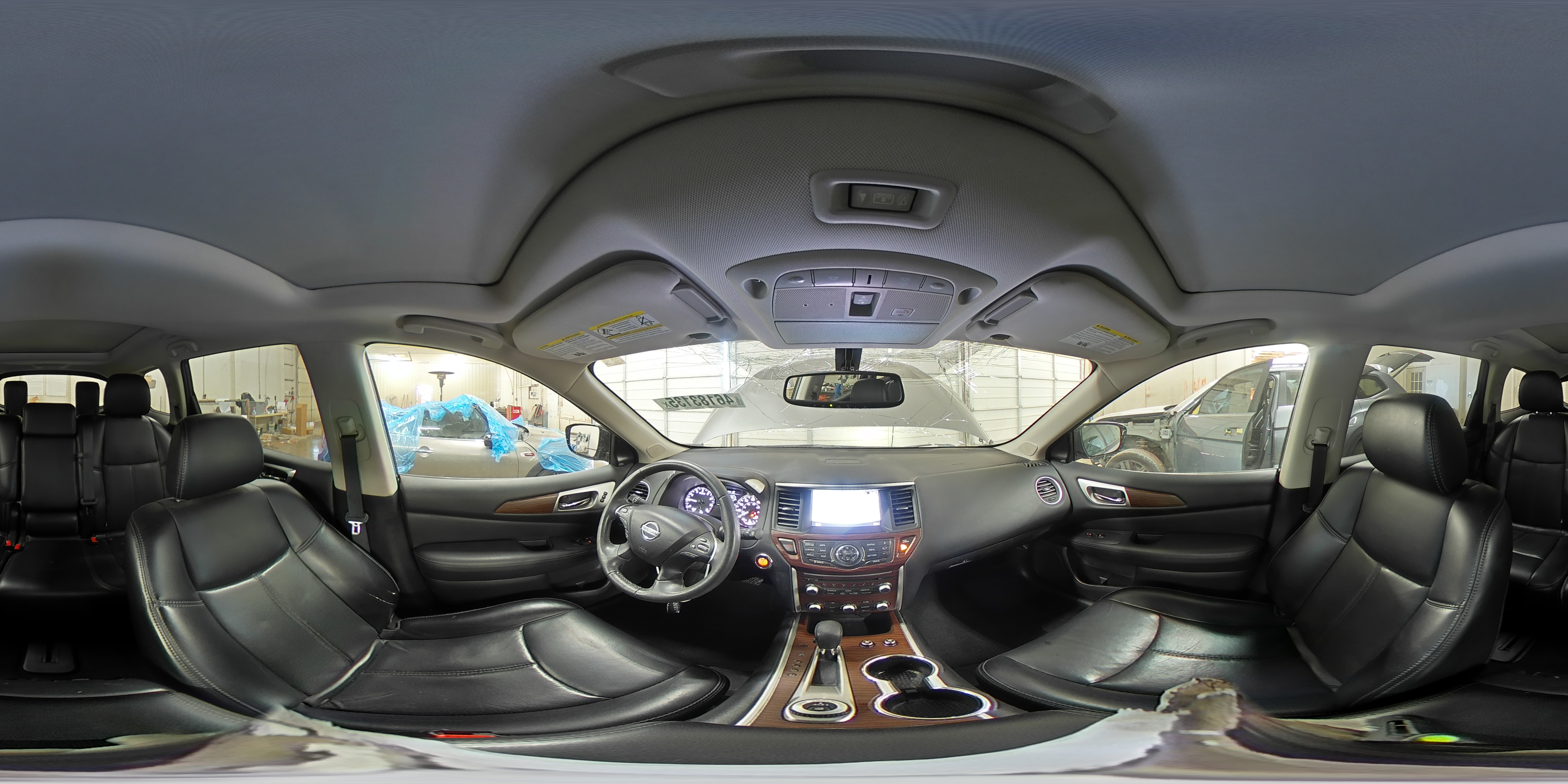 2017 Nissan Pathfinder - Image 16