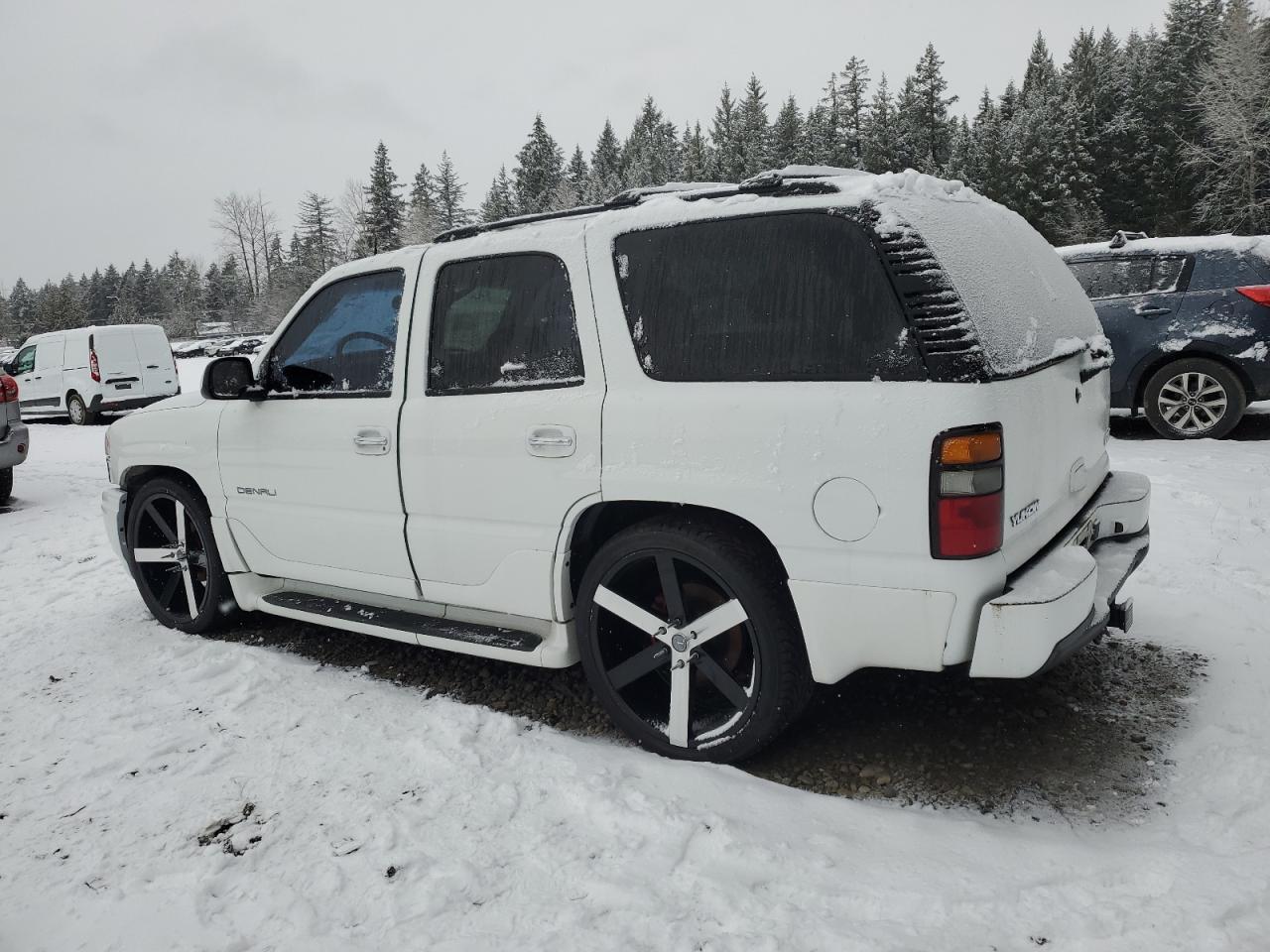 2005 GMC Yukon - Image 2