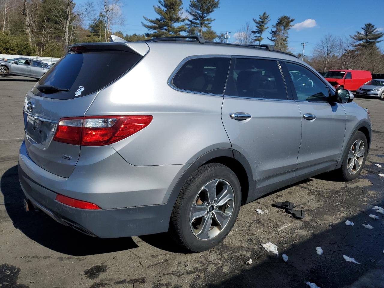 2016 Hyundai Santa Fe - Image 3