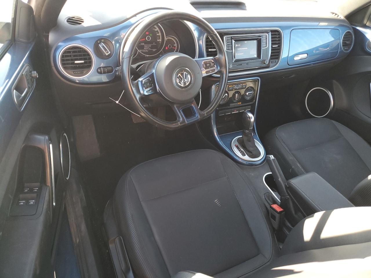 2018 Volkswagen Beetle - Image 8