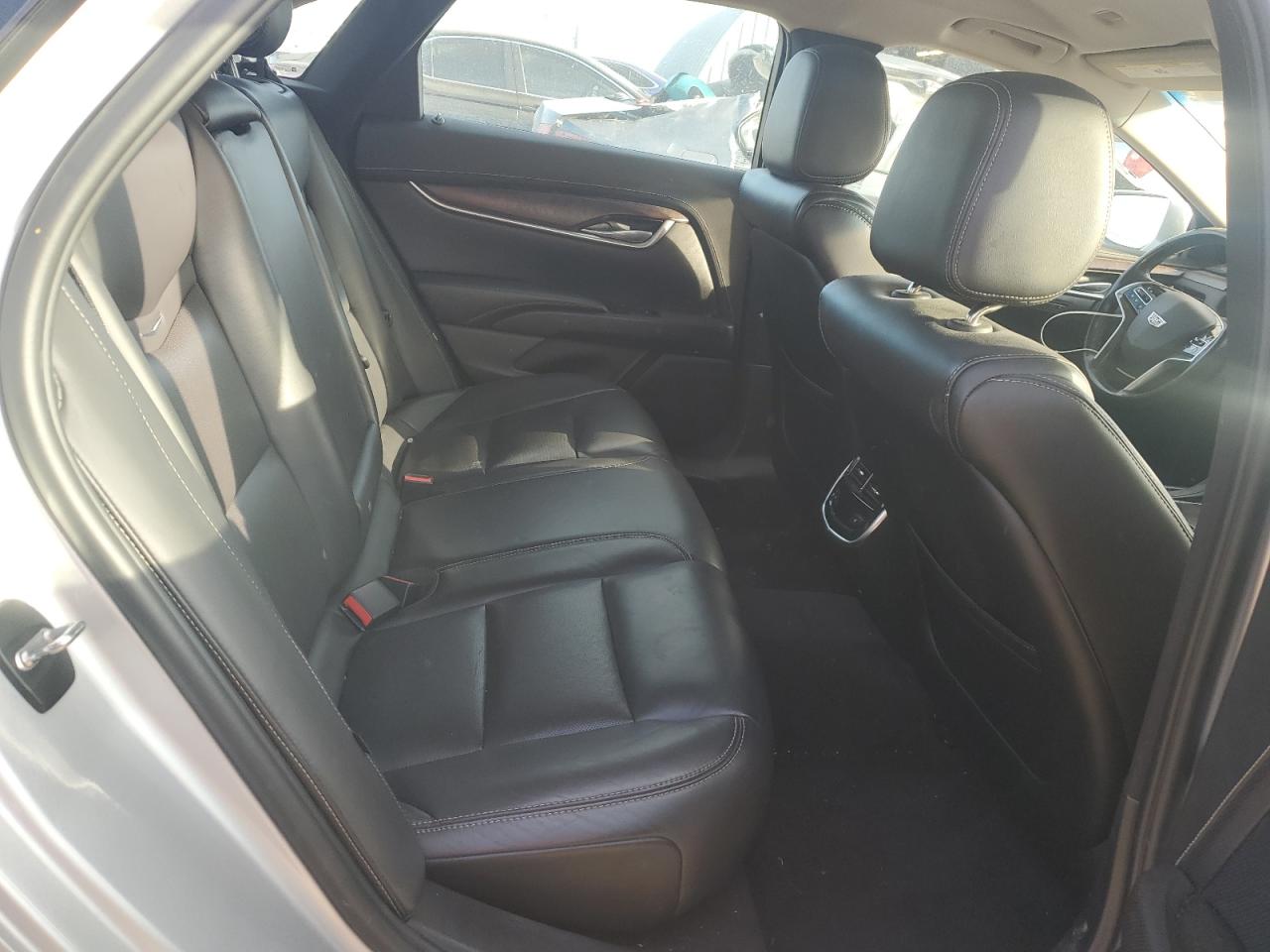 2018 Cadillac XTS - Image 10