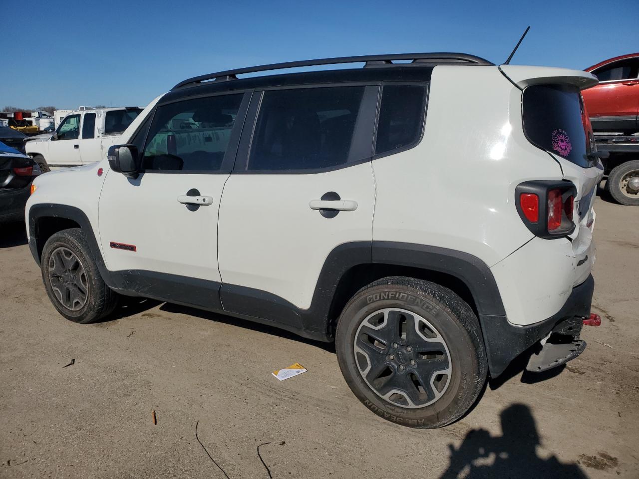 2016 Jeep Renegade - Image 2