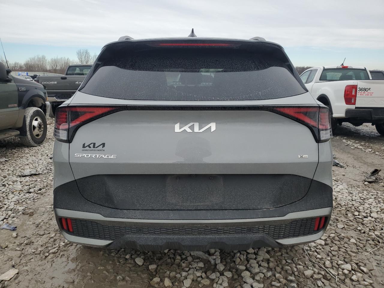 2023 Kia Sportage - Image 6