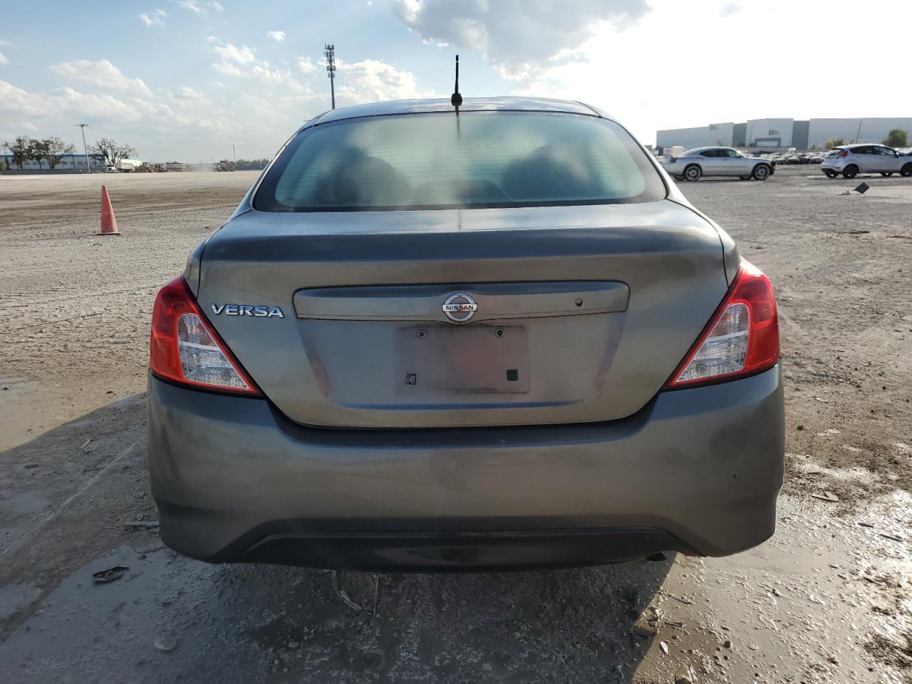 2016 Nissan Versa - Image 6