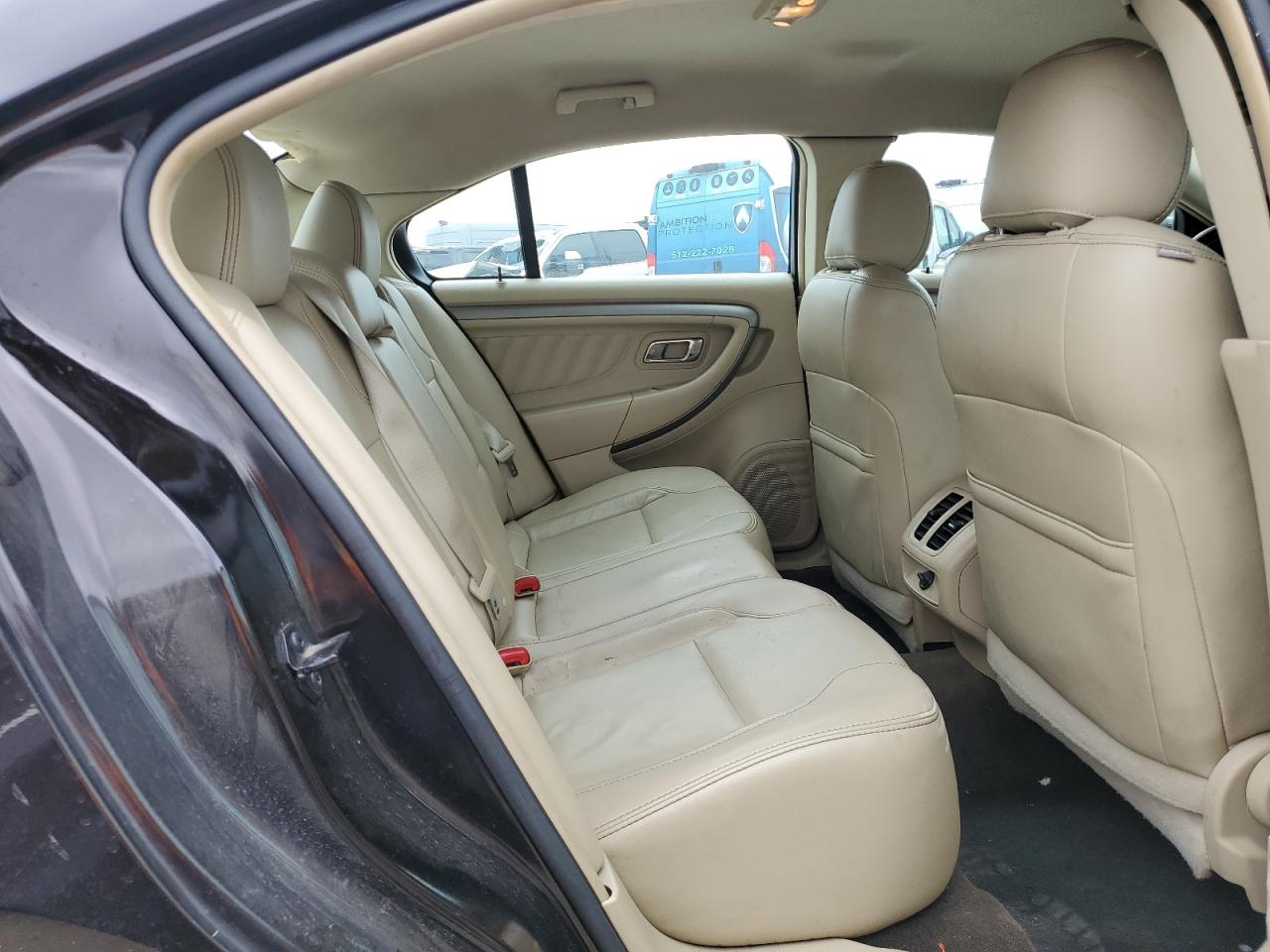 2013 Ford Taurus - Image 10