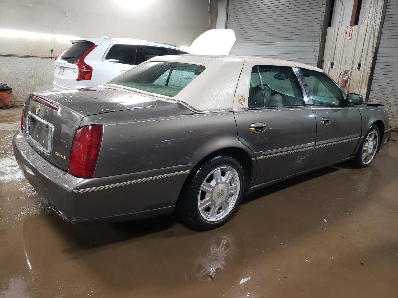 2003 Cadillac De Ville - Image 3
