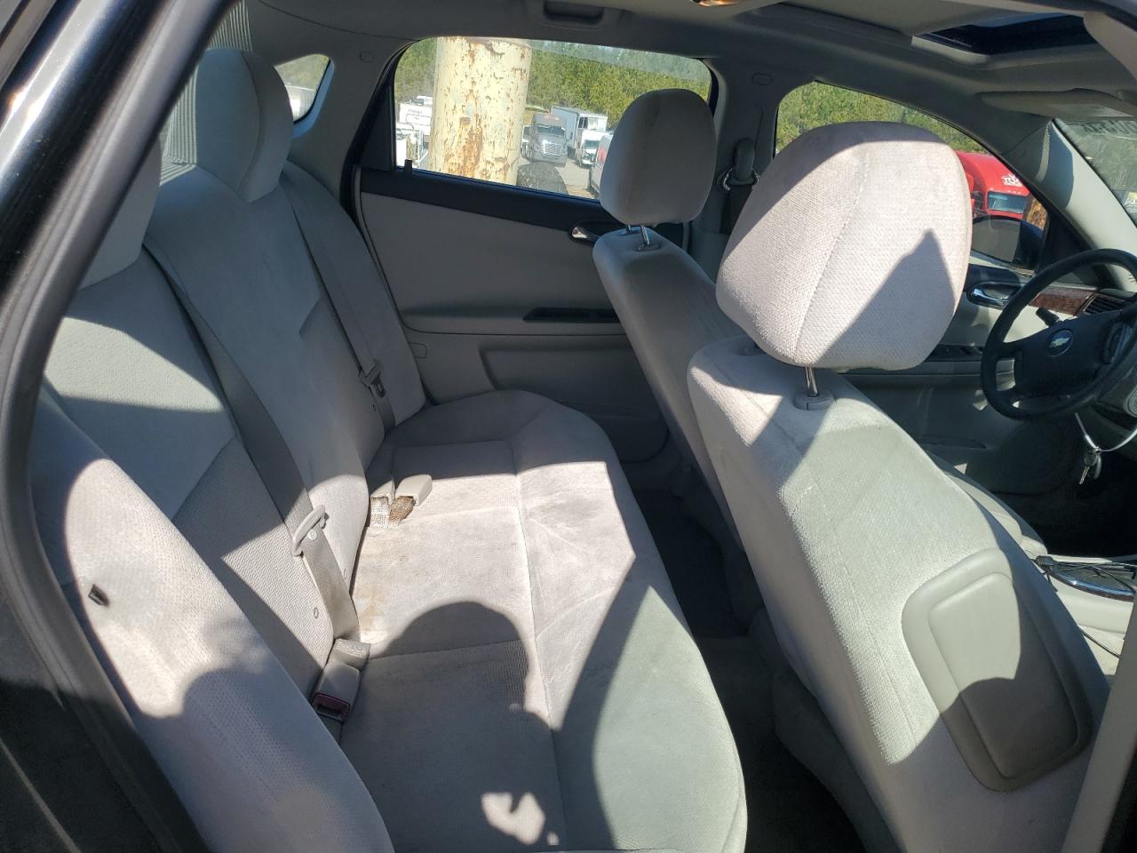 2016 Chevrolet Impala - Image 10