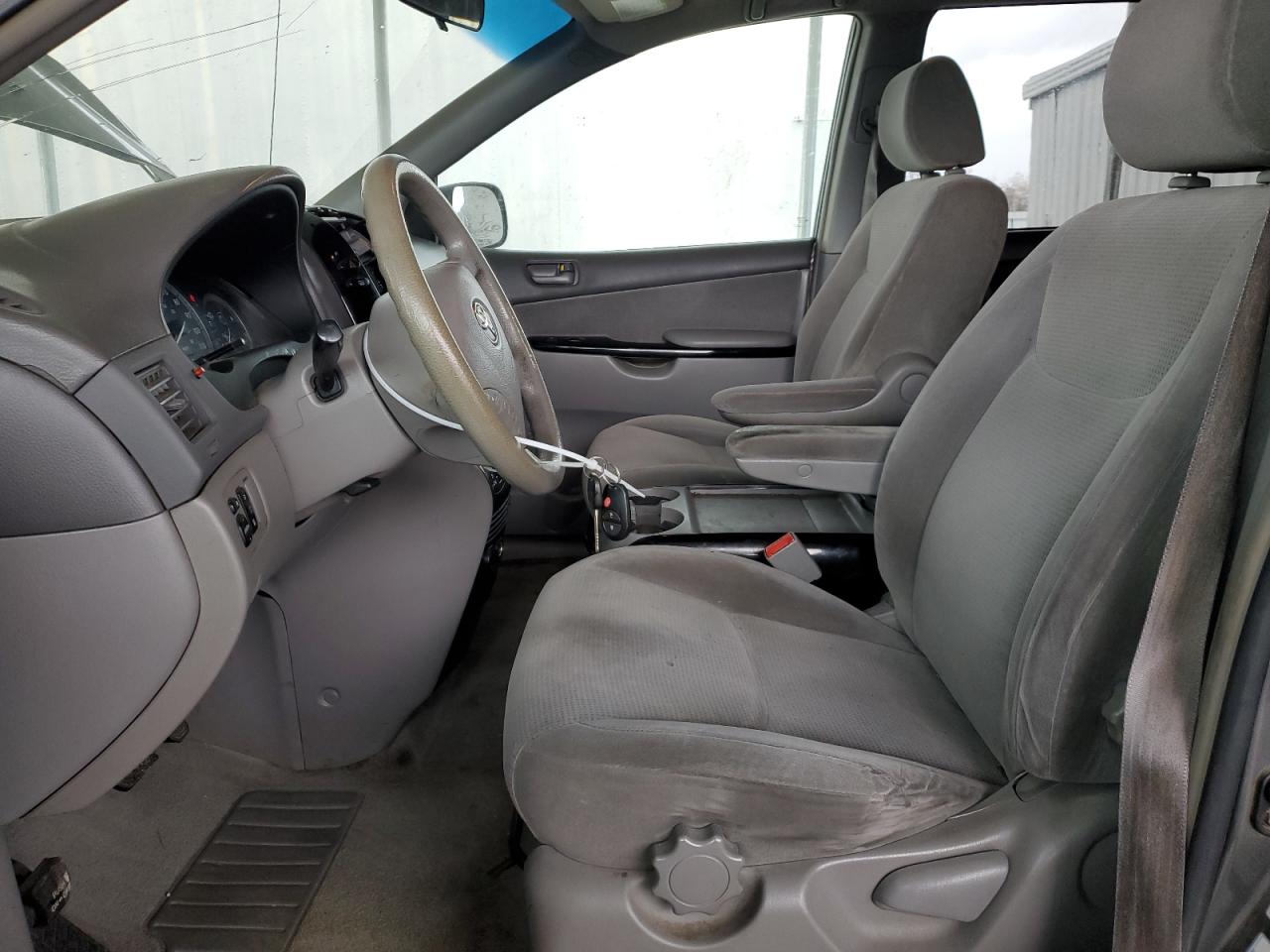 2004 Toyota Sienna Ce VIN: 5TDZA23C94S135745 Lot: 44736425