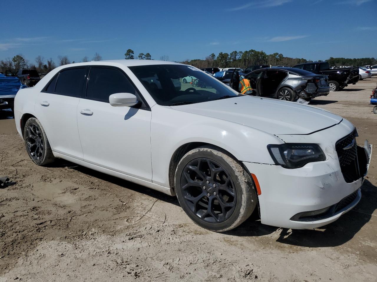 2019 Chrysler 300 - Image 4