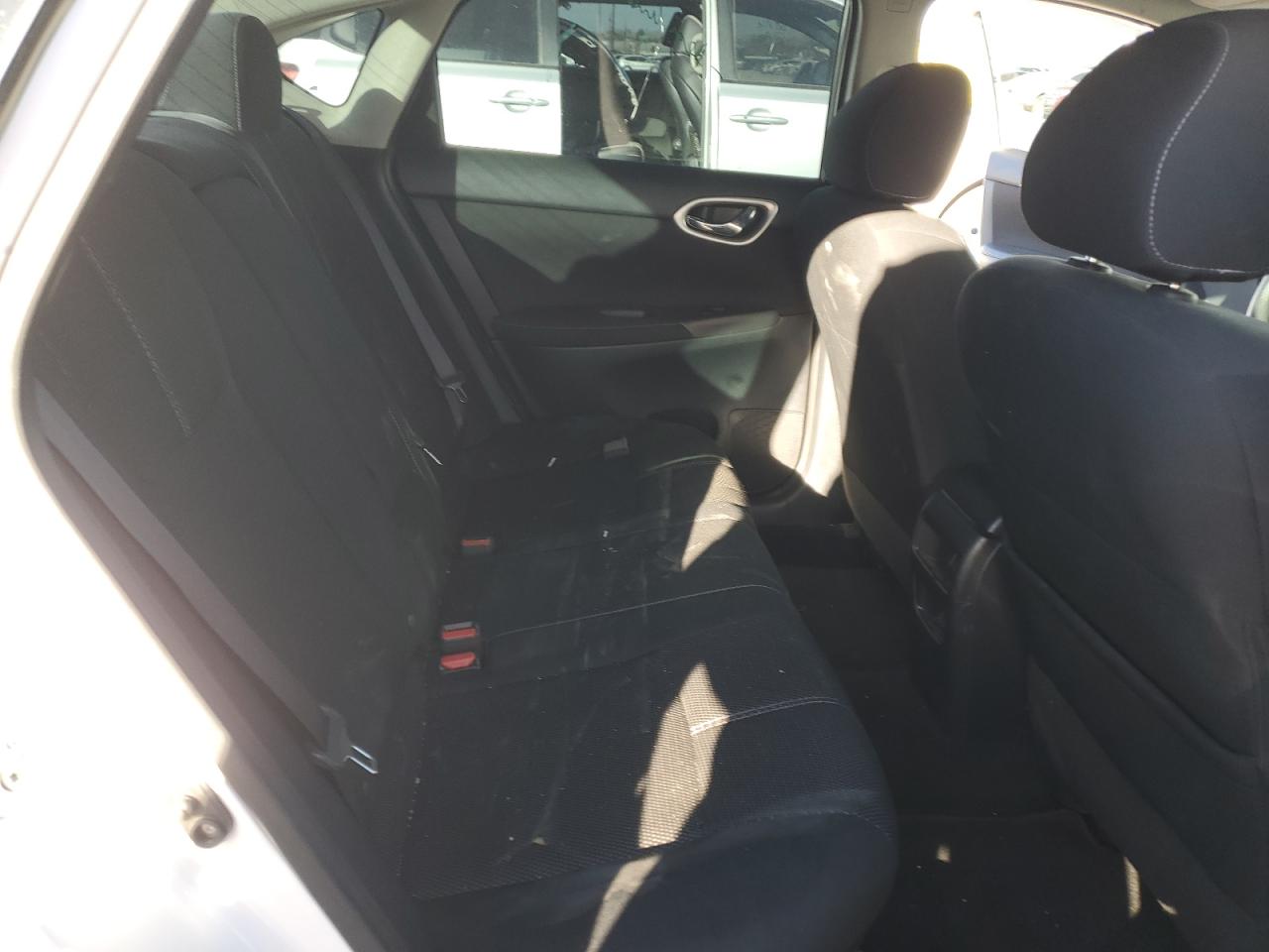 2014 Nissan Sentra - Image 10