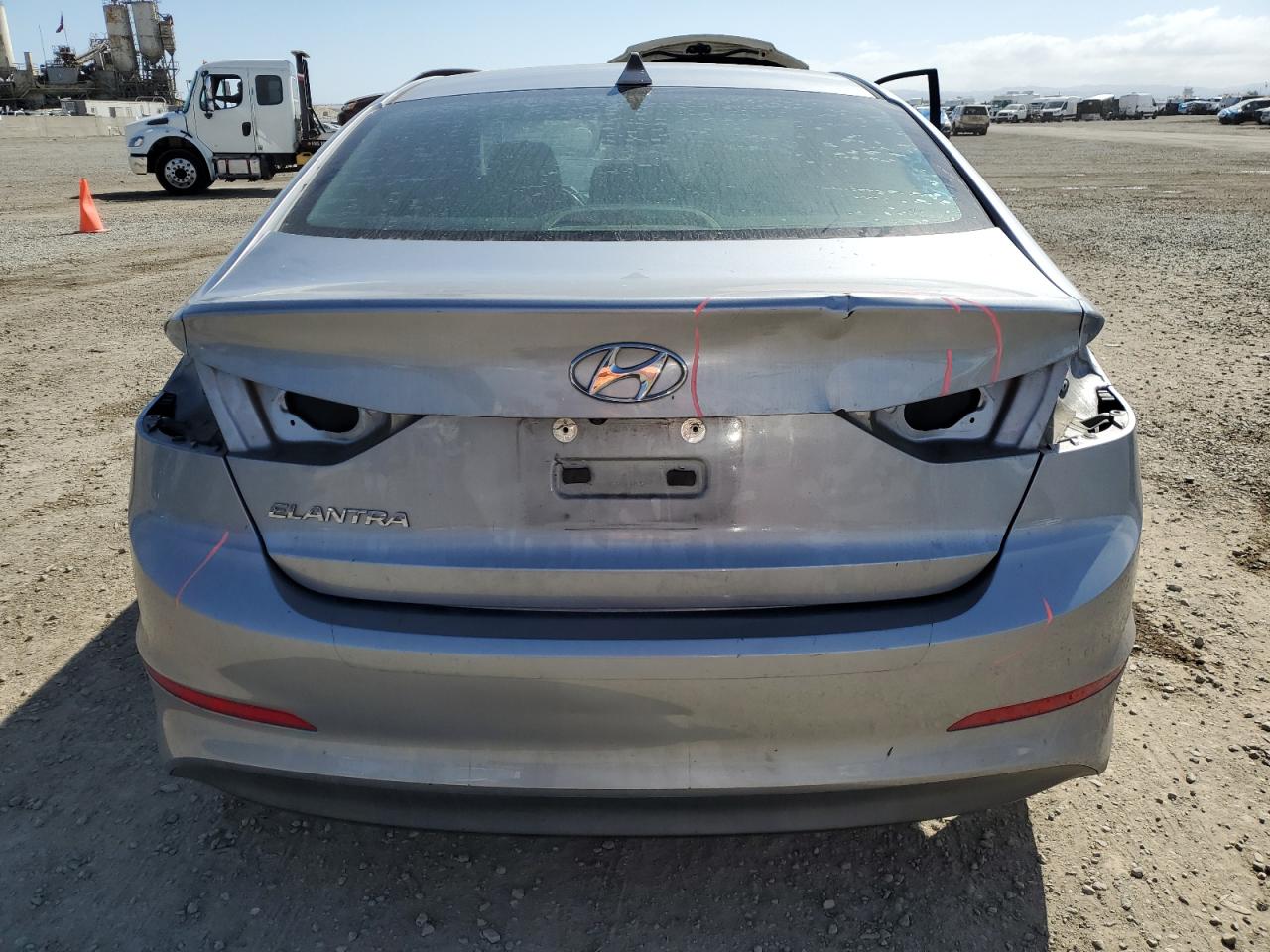 2017 Hyundai Elantra - Image 6