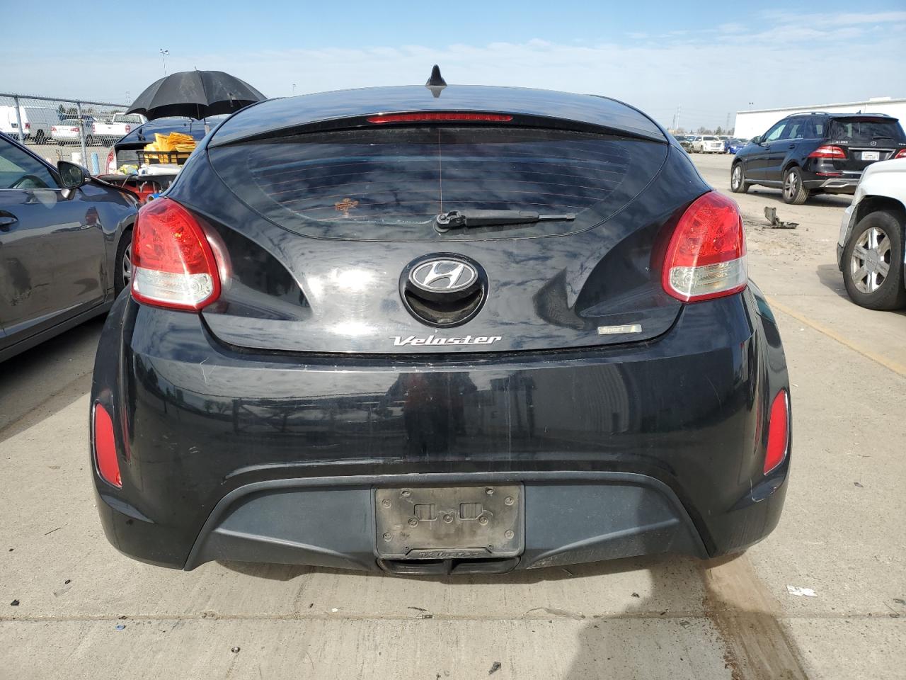 2013 Hyundai Veloster - Image 6