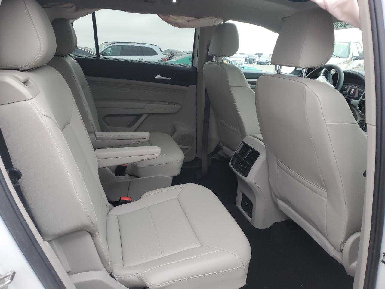 2021 Volkswagen Atlas - Image 11