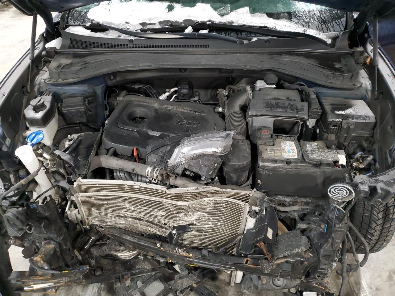2019 Hyundai Santa Fe - Image 12