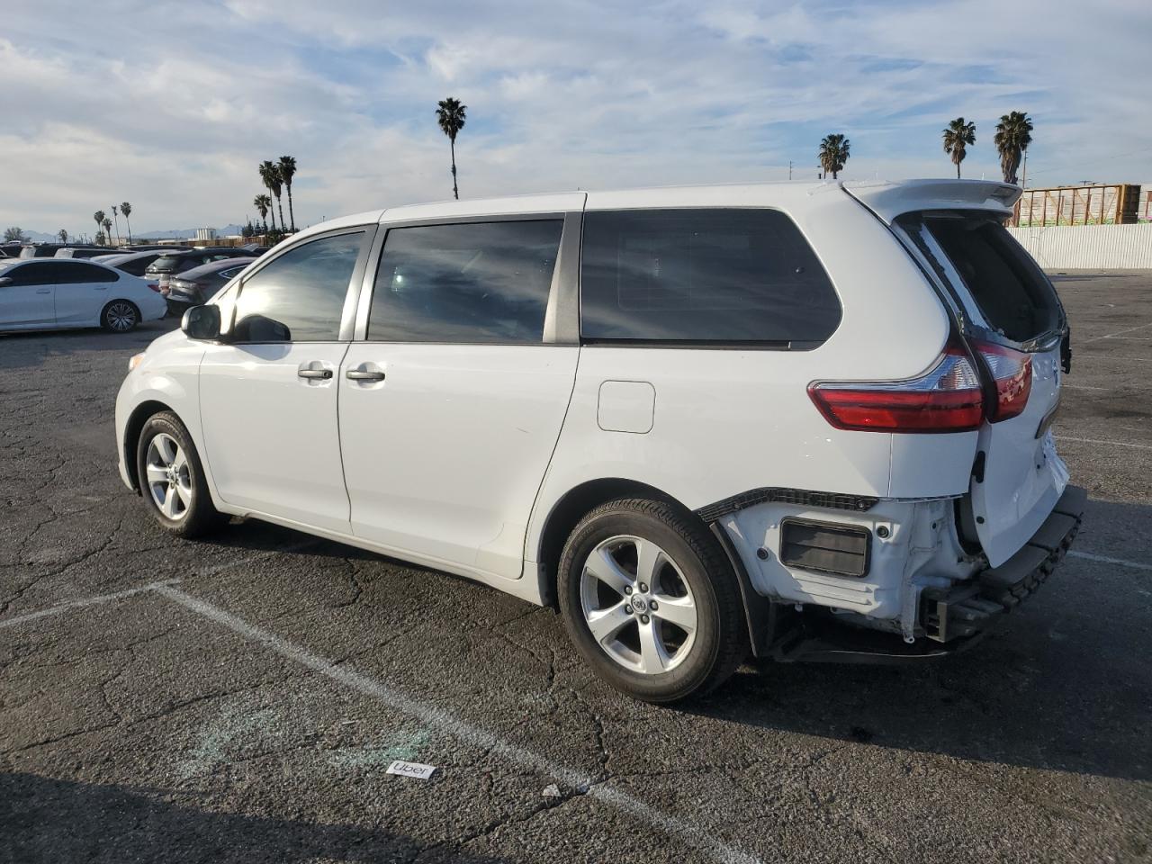 2015 Toyota Sienna - Image 2