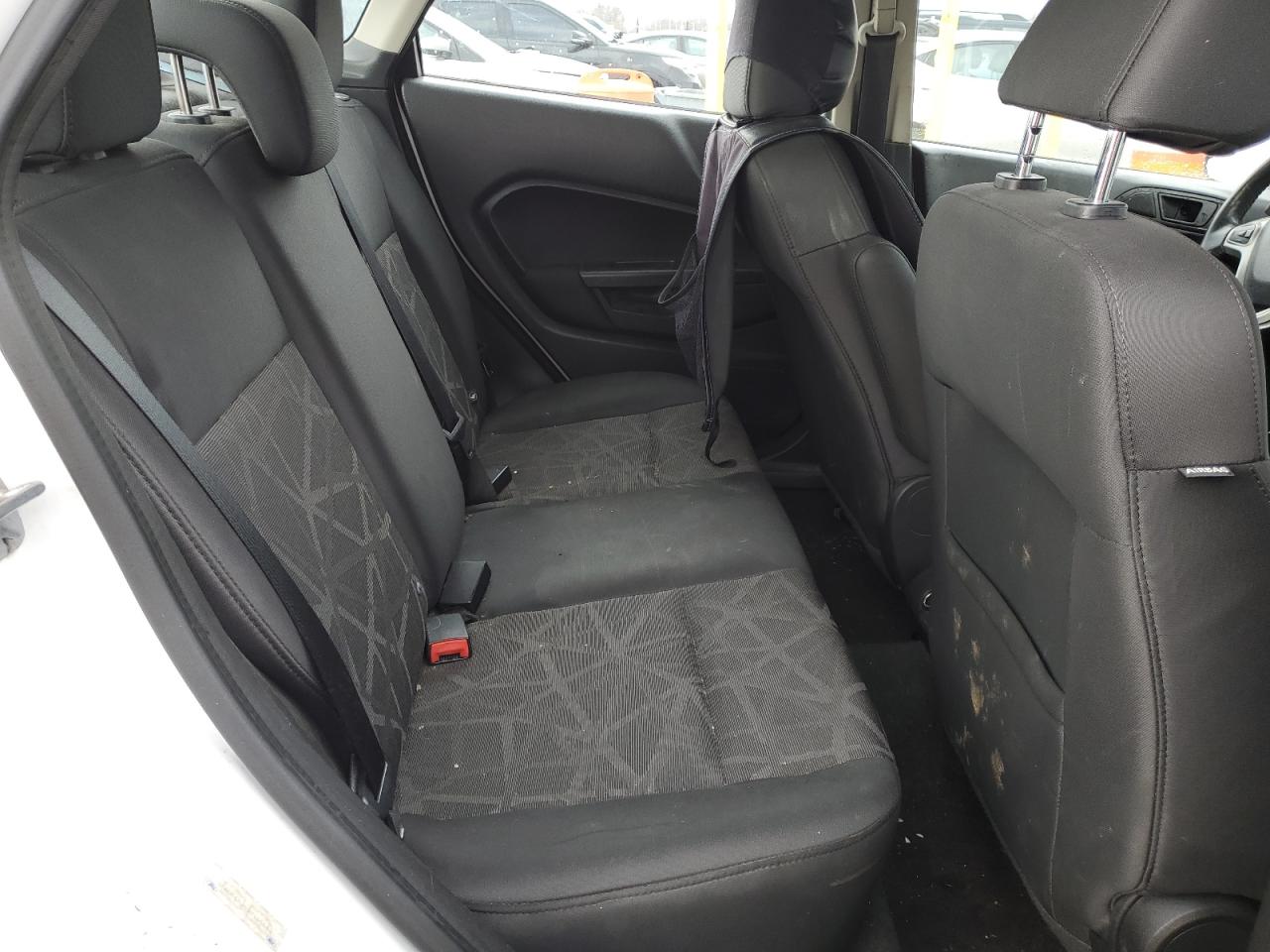 2013 Ford Fiesta - Image 10