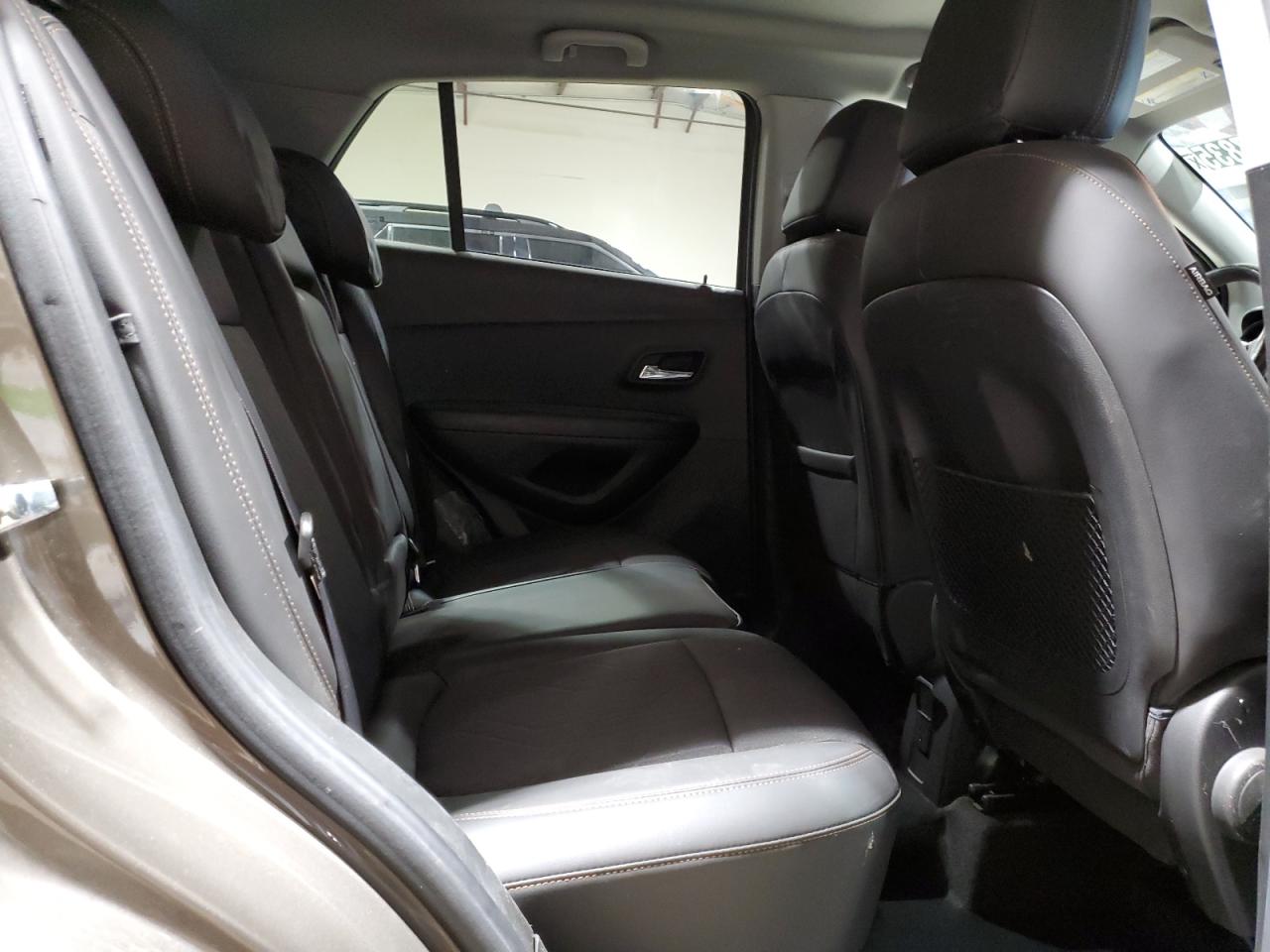 2022 Chevrolet Trax - Image 11