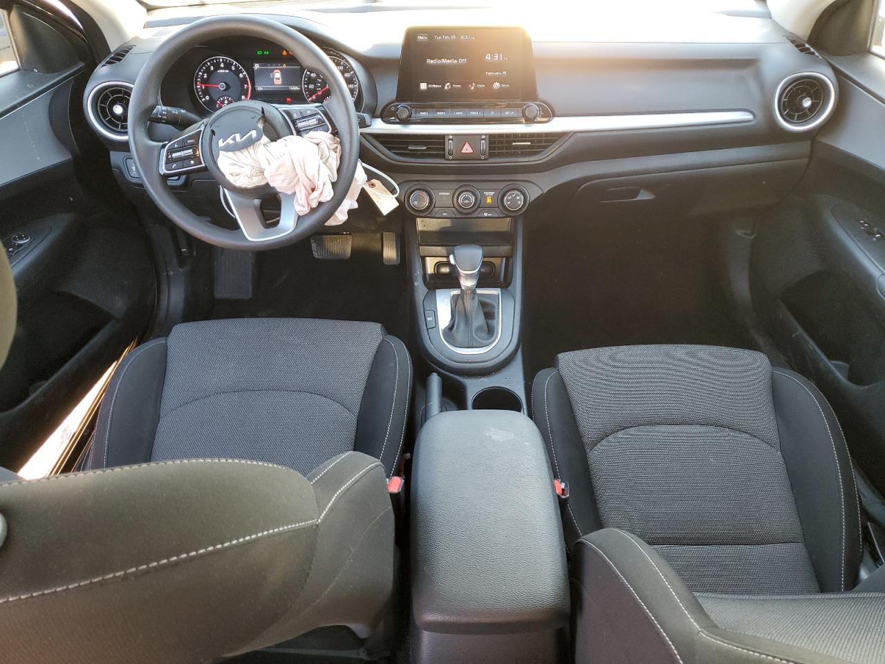2024 Kia Forte - Image 8