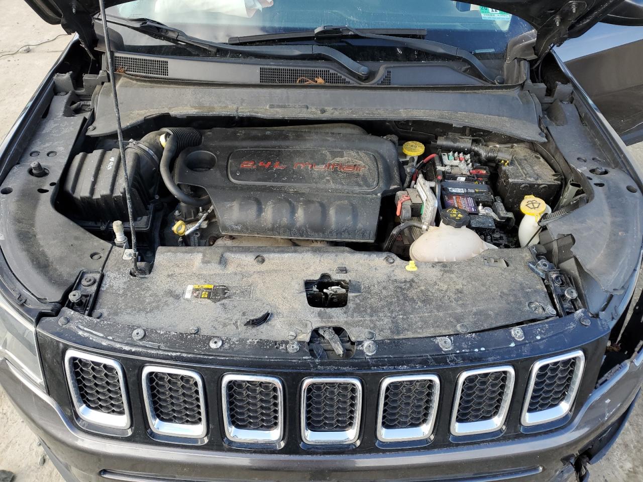 2018 Jeep Compass - Image 11