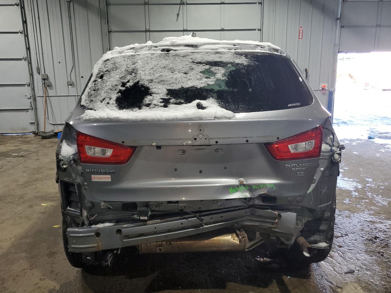 2018 Mitsubishi Outlander - Image 6