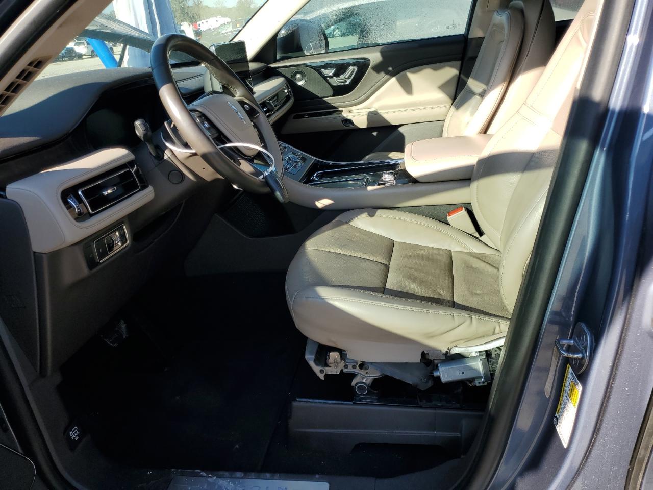 2021 Lincoln Aviator - Image 7