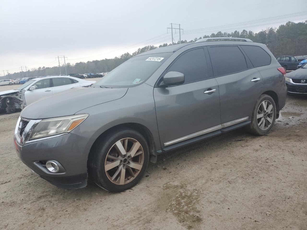 2015 Nissan Pathfinder - Image 1