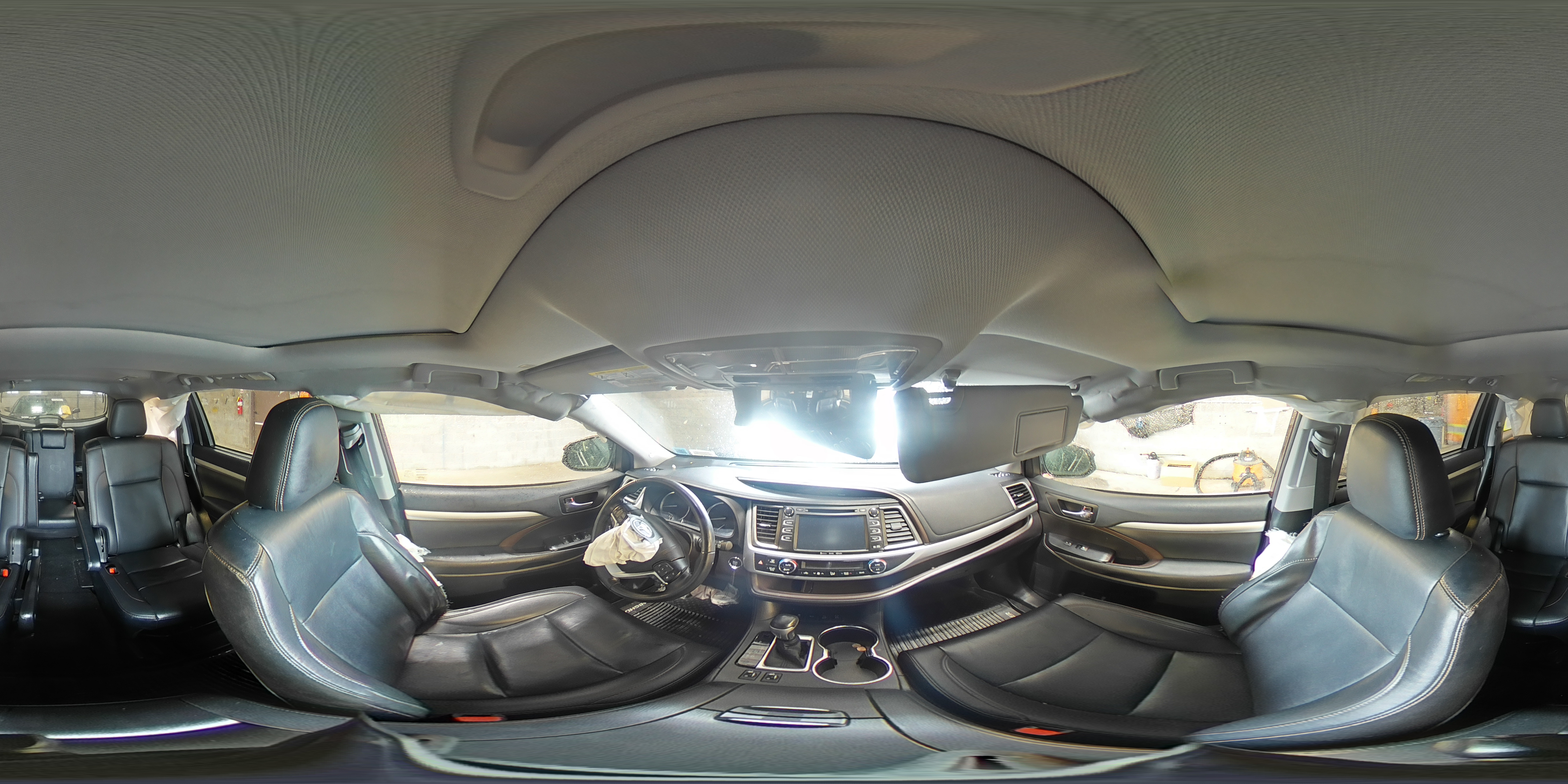 2019 Toyota Highlander - Image 14