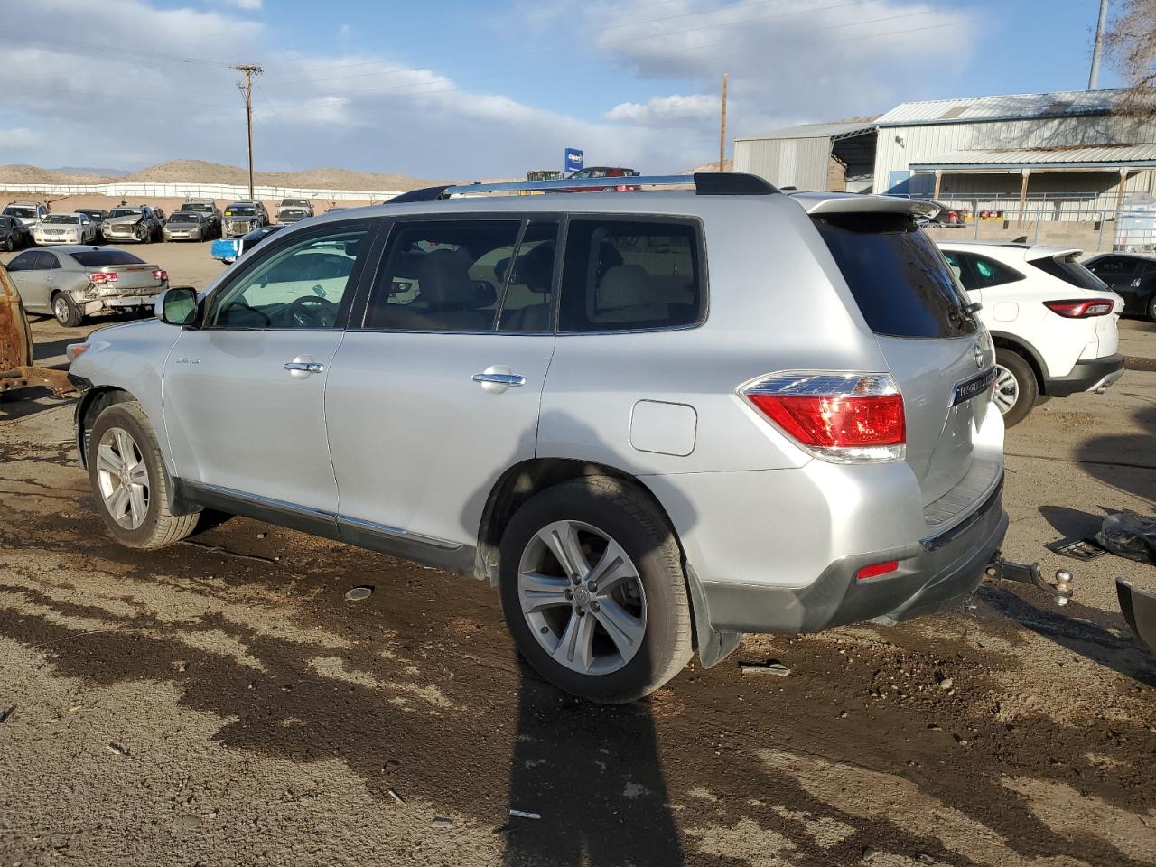 2012 Toyota Highlander - Image 2