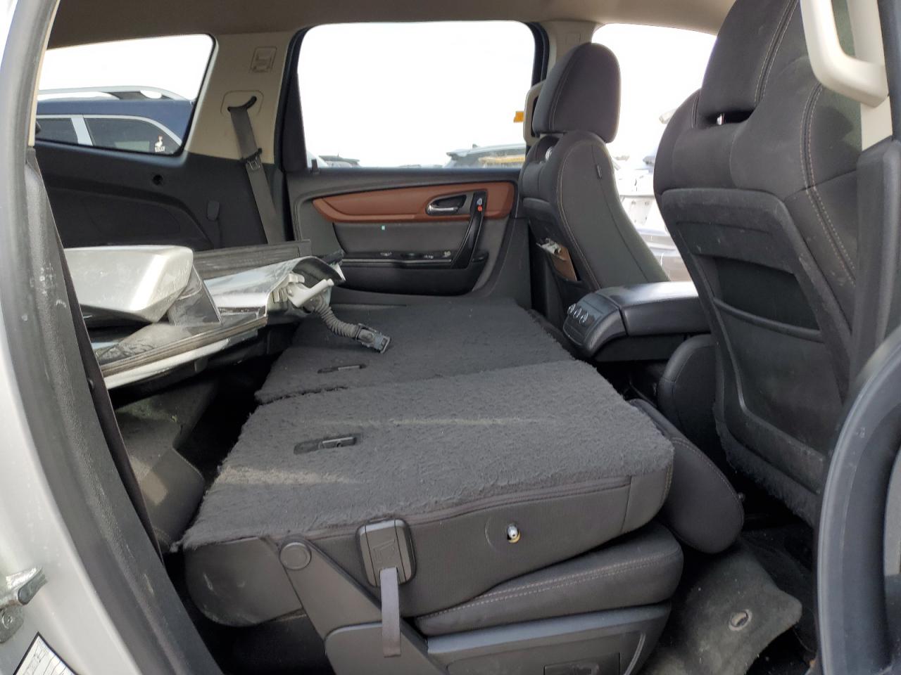 2015 Chevrolet Traverse - Image 10