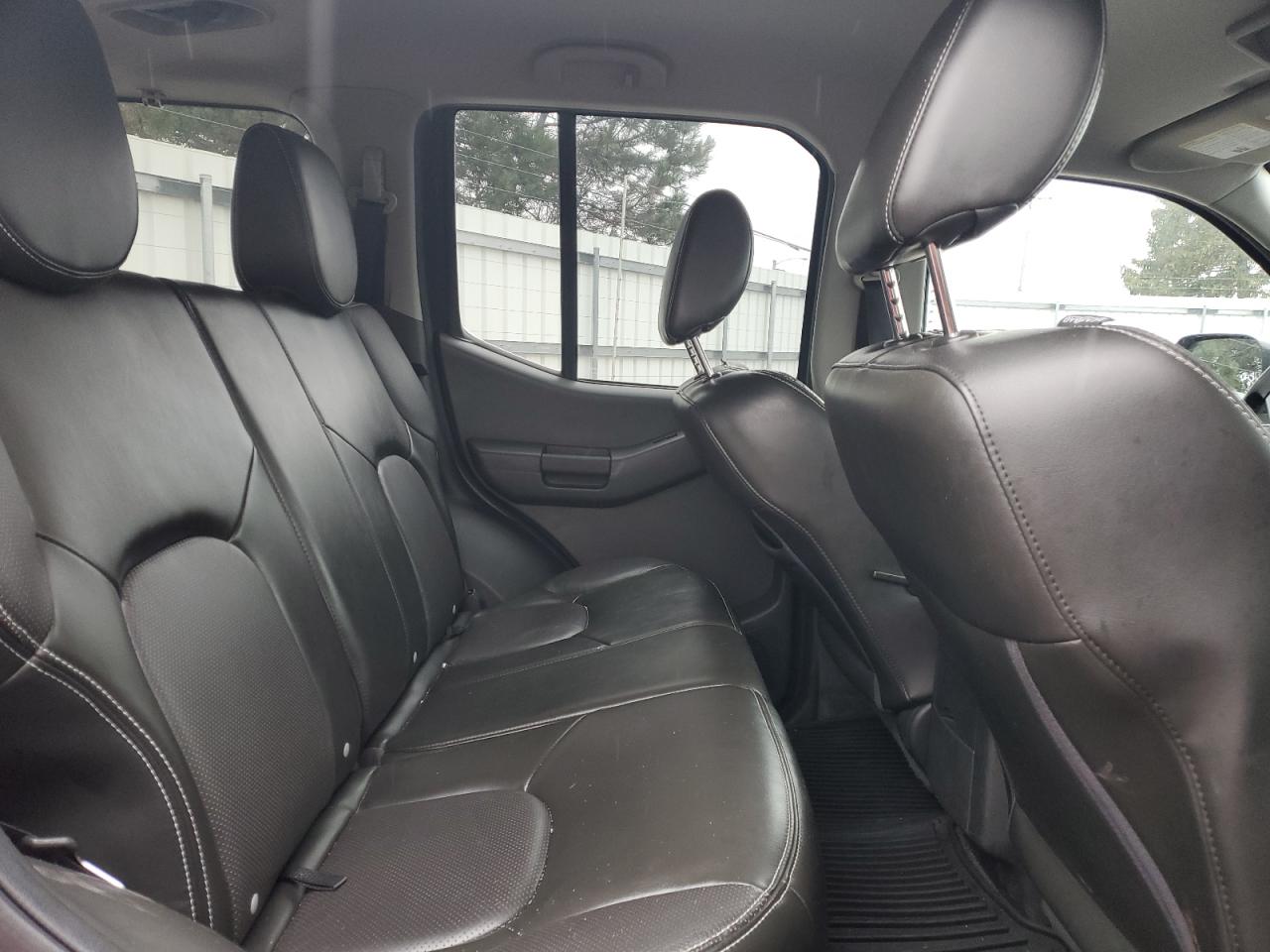 2015 Nissan XTerra - Image 11