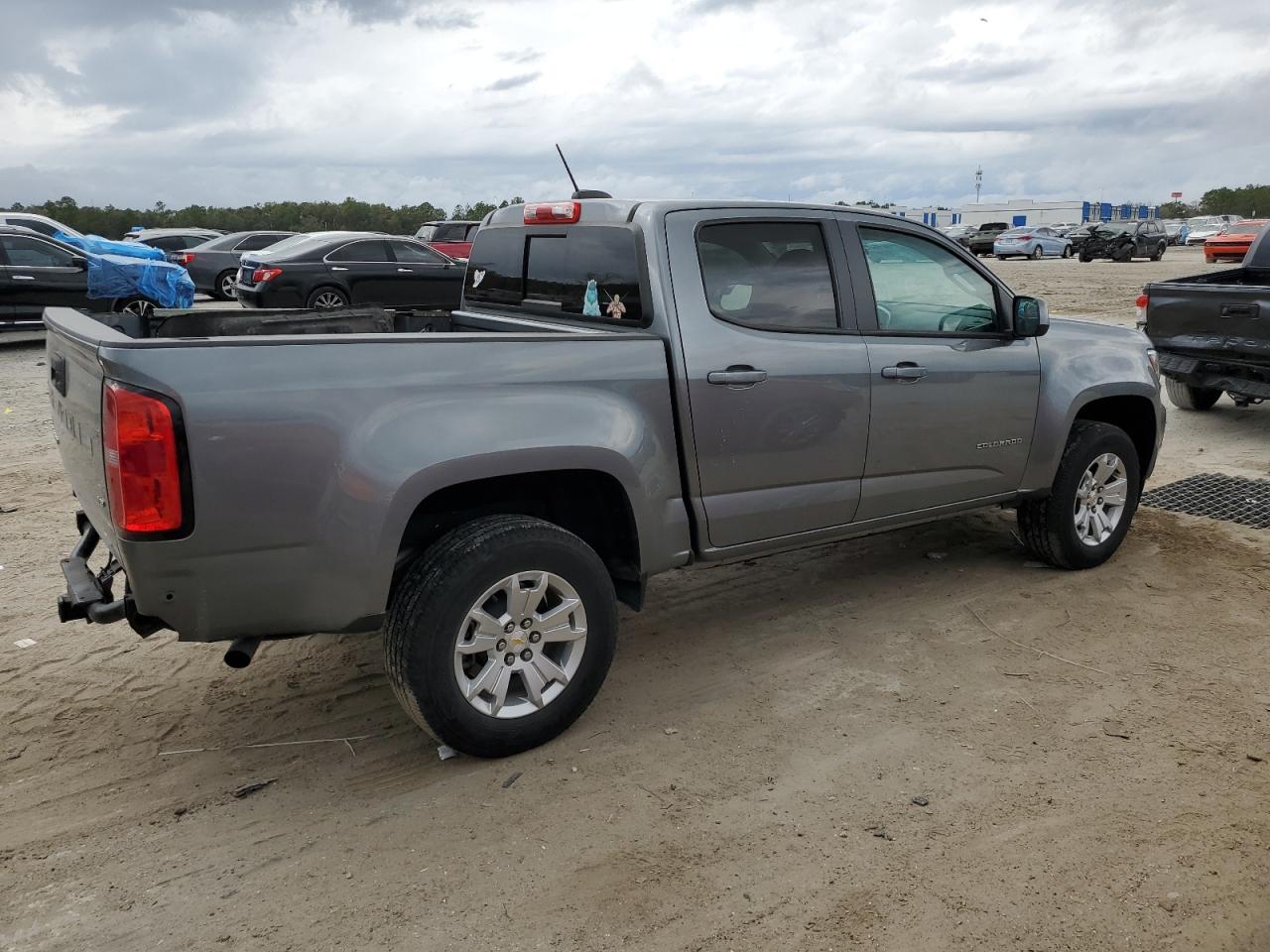 2022 Chevrolet Colorado - Image 3