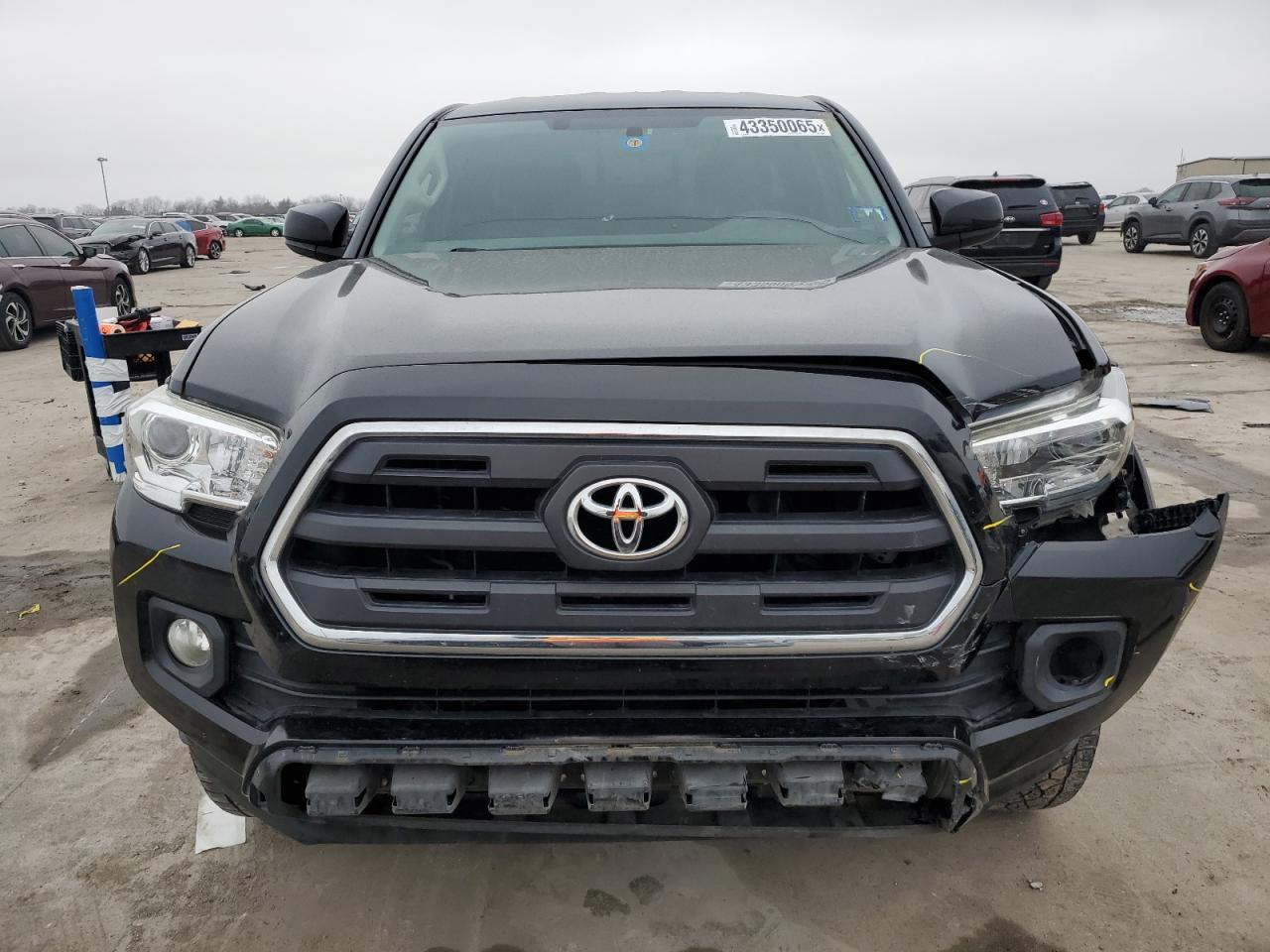 2016 Toyota Tacoma - Image 5