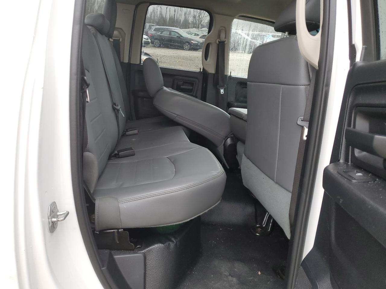 2016 RAM 1500 - Image 10