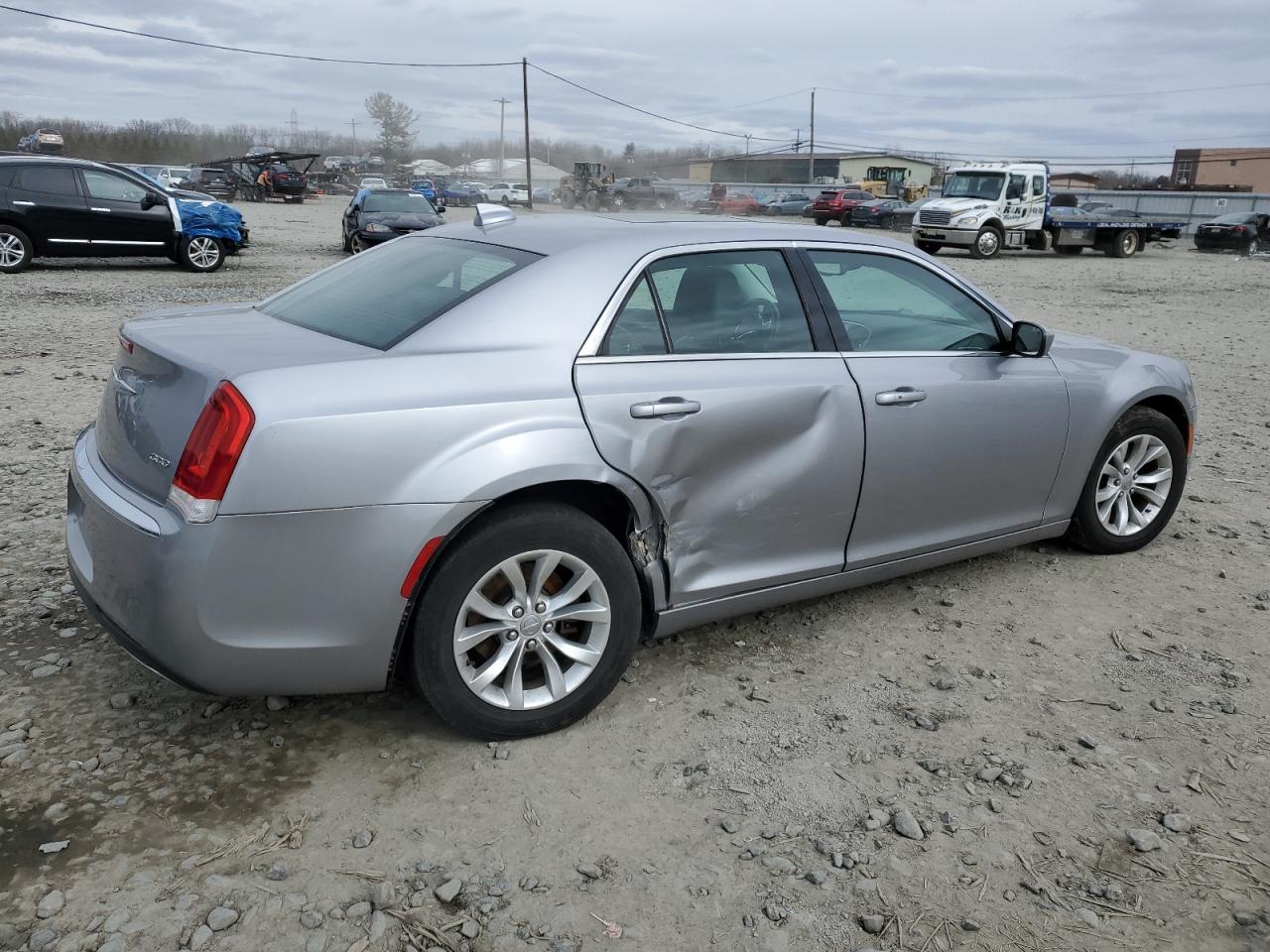 2015 Chrysler 300 - Image 3