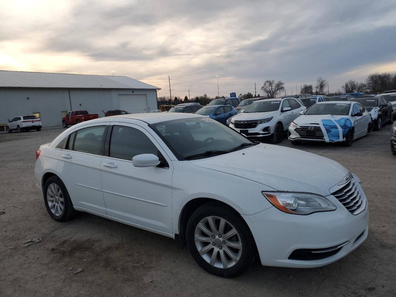 2013 Chrysler 200 - Image 4