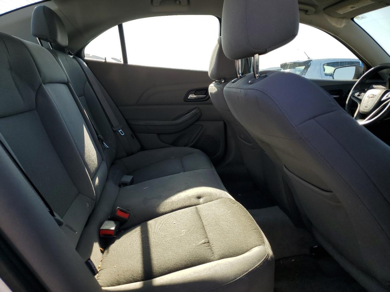 2015 Chevrolet Malibu - Image 10