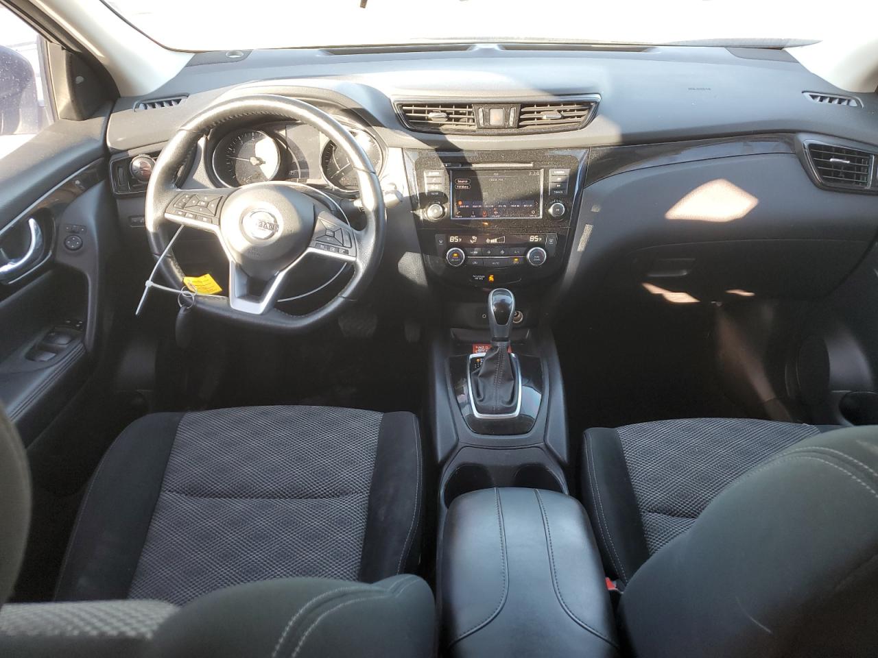 2021 Nissan Rogue - Image 8