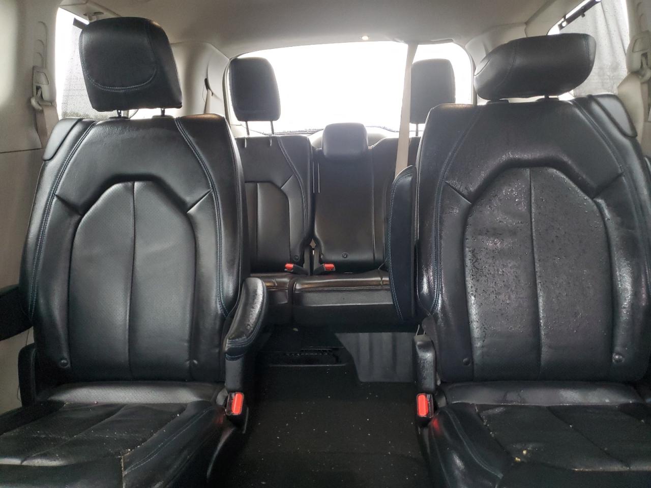 2021 Chrysler Pacifica - Image 10