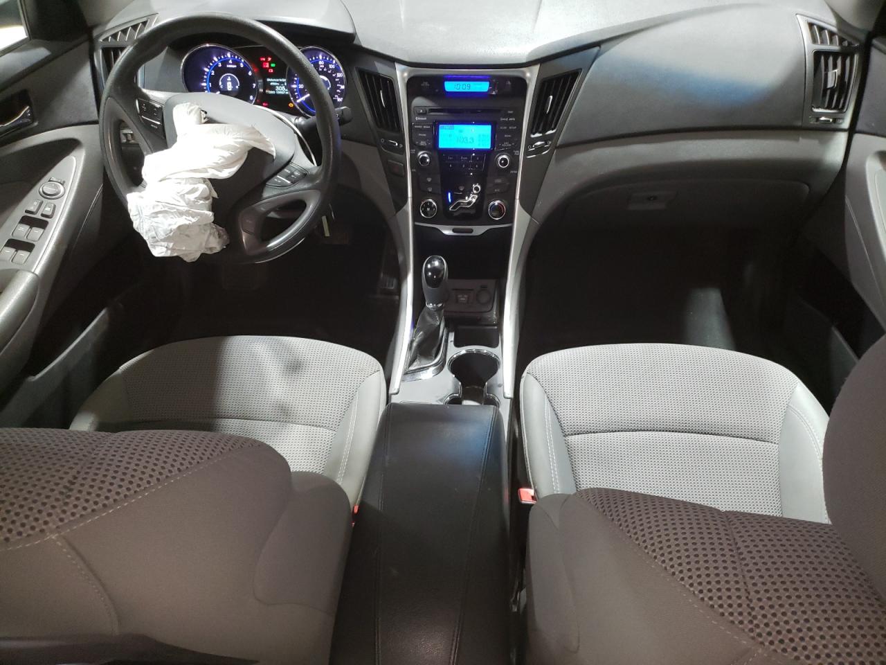 2013 Hyundai Sonata - Image 8