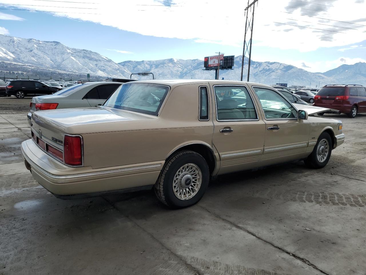 1996 Lincoln Town Car - Image 3