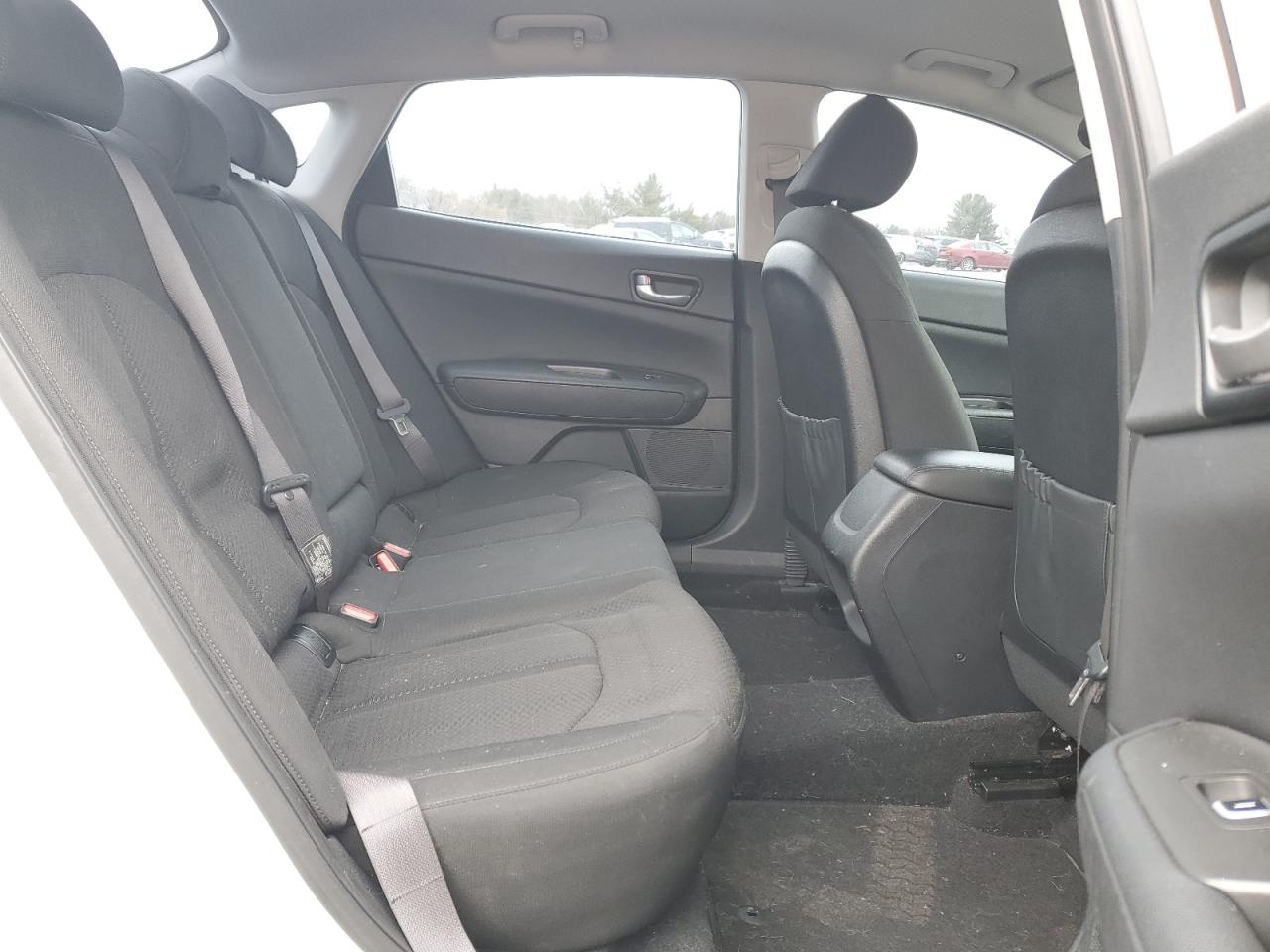 2016 Kia Optima - Image 10