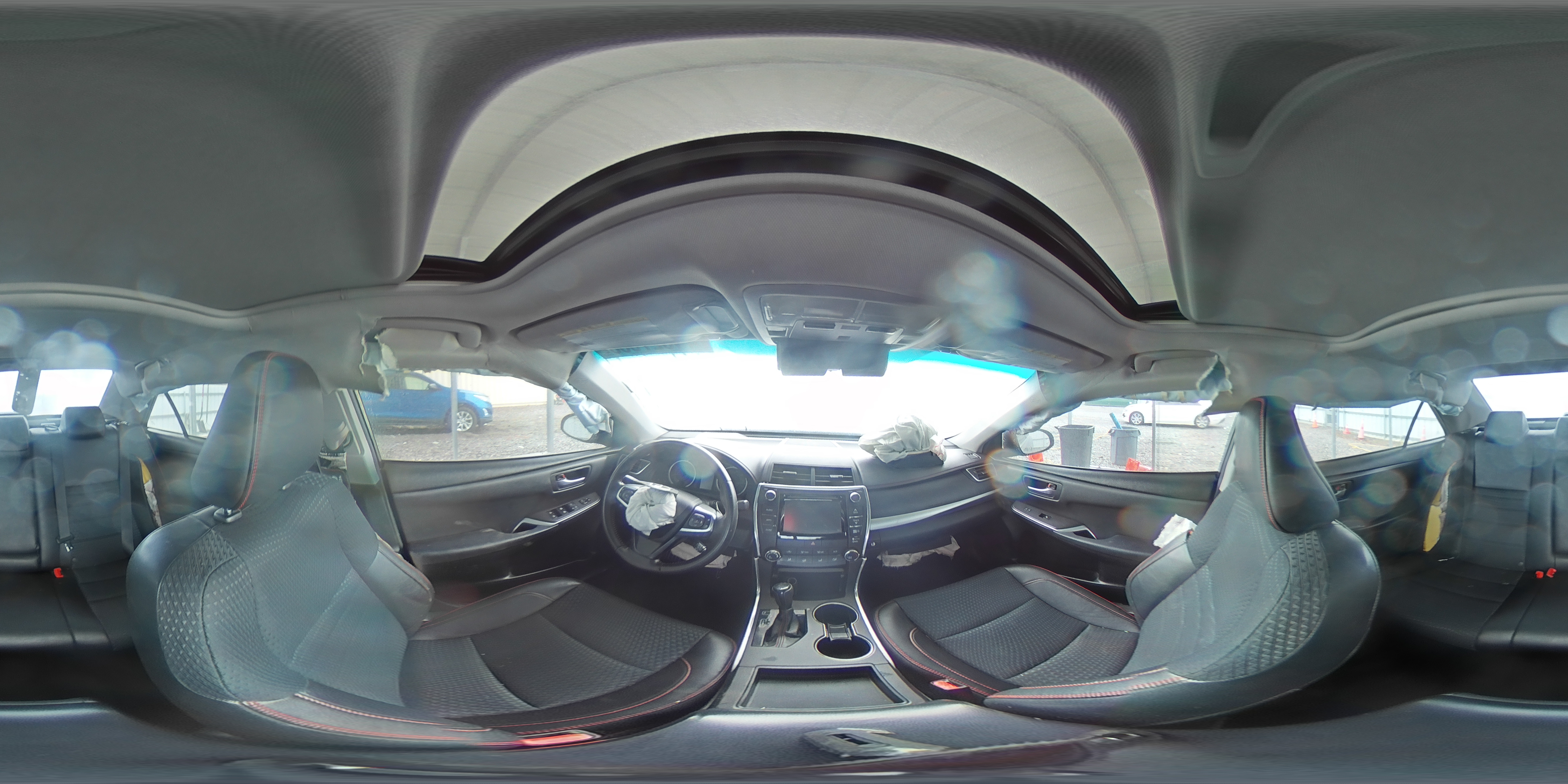 2015 Toyota Camry - Image 13